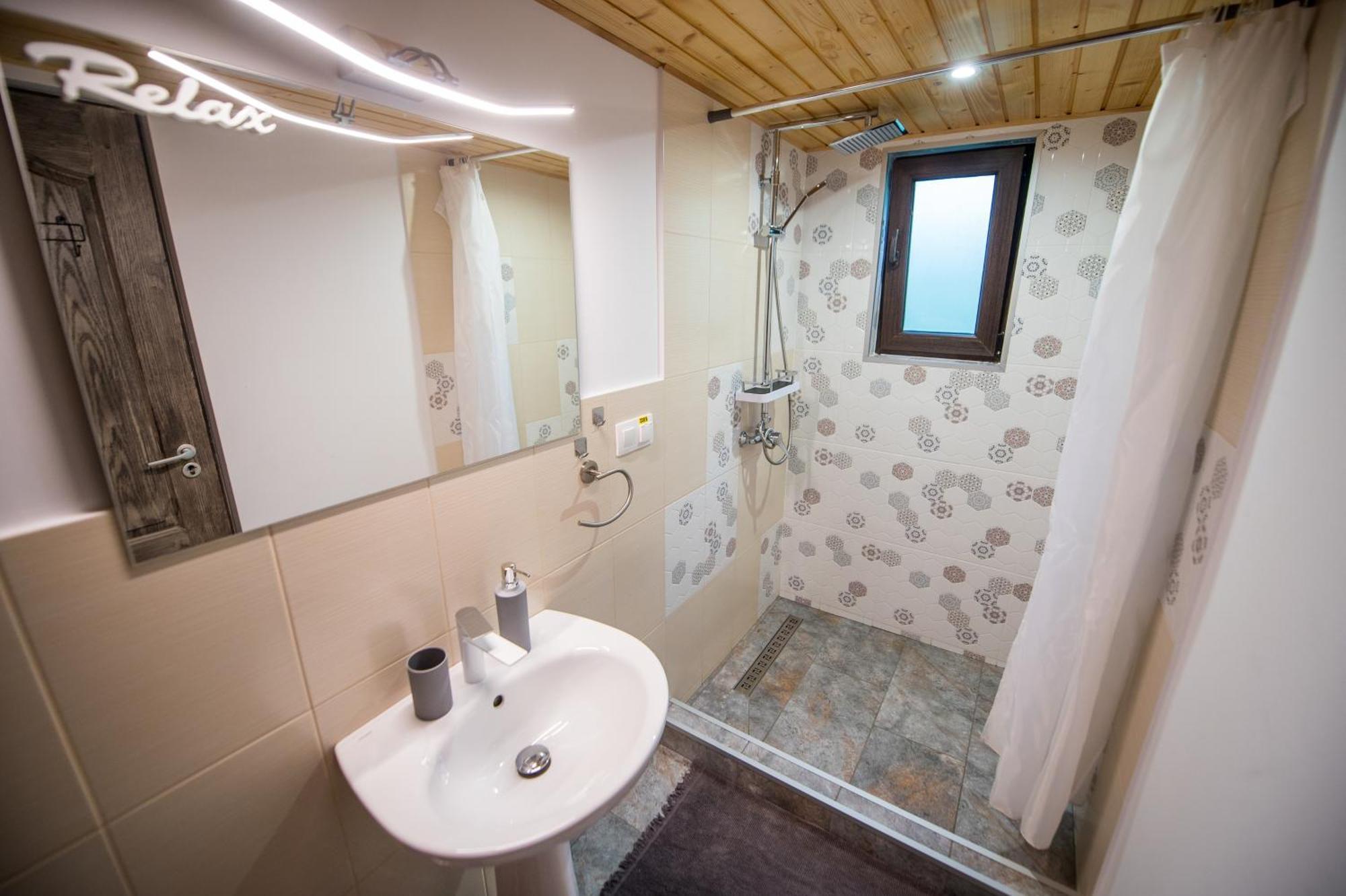 Zenyt Home Turda Buitenkant foto